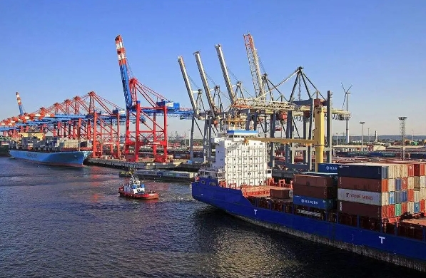 日本國際物流行業(yè)以其高效、快捷和安全的服務贏得了廣泛贊譽